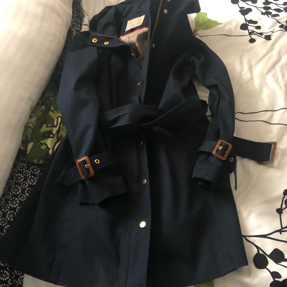 Banana Republic. Gold zipper and gold snaps. - Picture 2 of 2